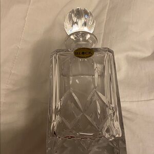 Crystal Decanter - Elegant Clear Design